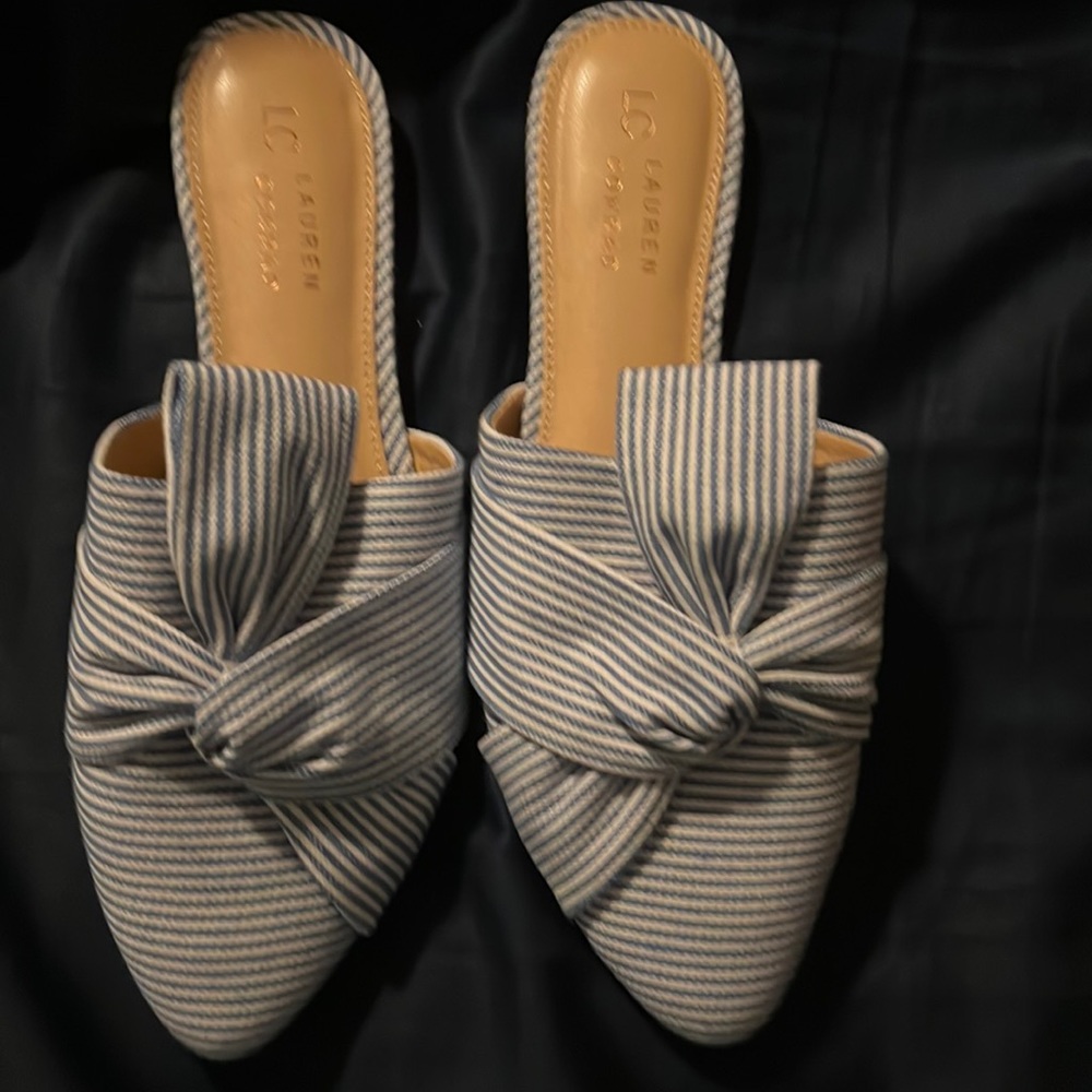 Lauren Conrad shoes. Didn’t end up matching what I bought them for. Size 8.5.